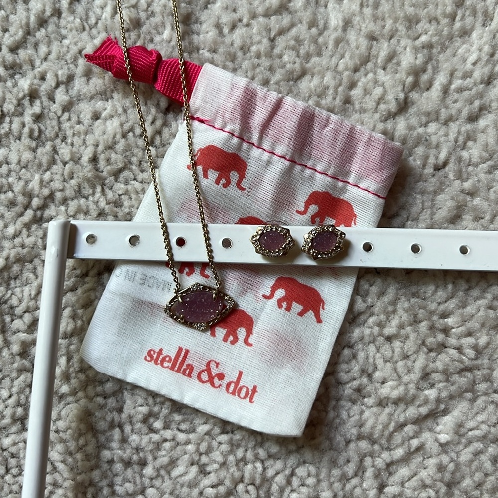 Stella & Dot Elegant Lilac Necklace & Matching Stud Earrings